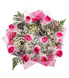 Нежные мечты. Этот легкий и нежный букет розовых роз в оформлении может помочь чей-то мечте осуществиться.